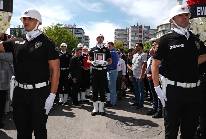 izmirde polis merkezine silahli atakta sehit polisler son seyahatine ugurlandi 16 8qviiJwY