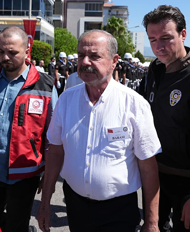 izmirde polis merkezine silahli atakta sehit polisler son seyahatine ugurlandi 18 bwBN5ALb
