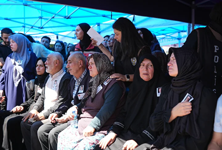izmirde polis merkezine silahli atakta sehit polisler son seyahatine ugurlandi 19 eYcVTyvb