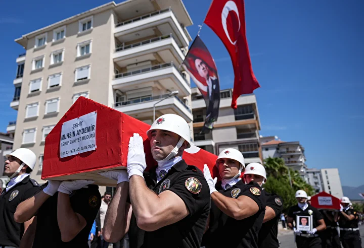 izmirde polis merkezine silahli atakta sehit polisler son seyahatine ugurlandi 21 wn8IQLsT