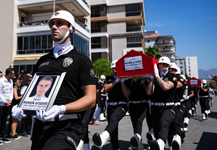 izmirde polis merkezine silahli atakta sehit polisler son seyahatine ugurlandi 3