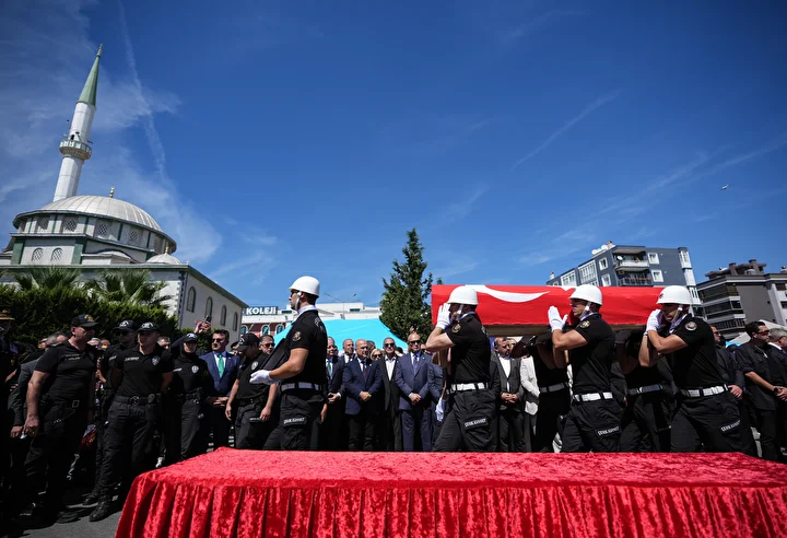izmirde polis merkezine silahli atakta sehit polisler son seyahatine ugurlandi 8 KpkTUmIL