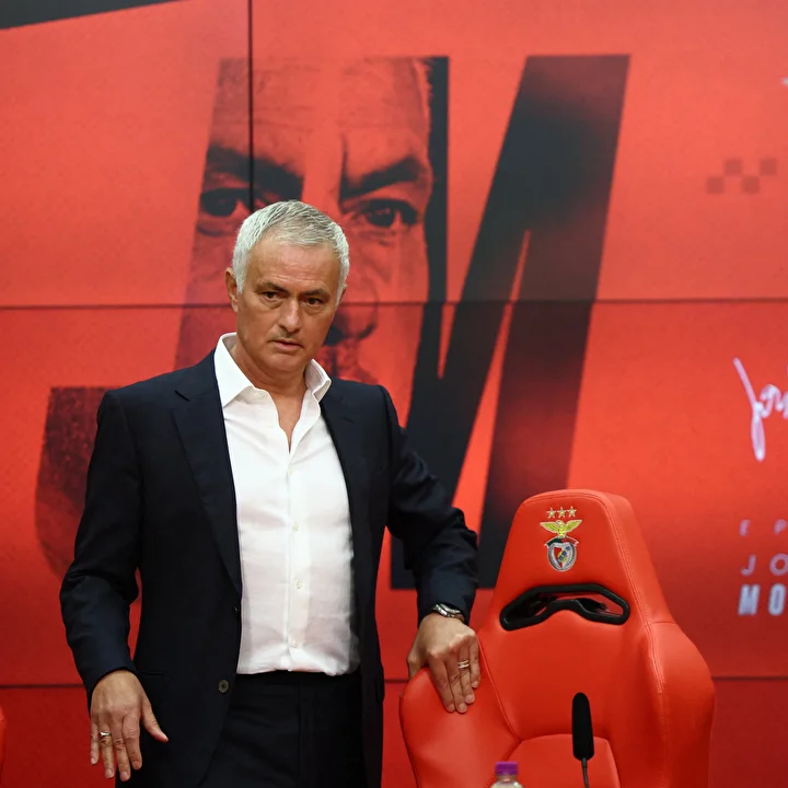 jose mourinhodan fenerbahcelileri kizdiran aciklamalar imza merasiminde salladi 4 H6fKNVmg