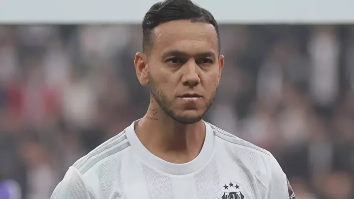 josef de souzadan olay paylasim galatasaray ve fenerbahceli yildiz tipki karede yer aldi 3 Q7SIi9ni