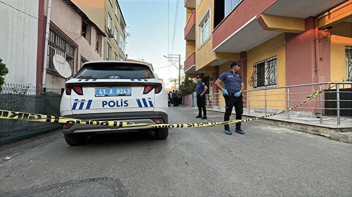kan donduran cinayet anne ve kizini olduren 16 yasindaki kuskulu gozaltinda 1