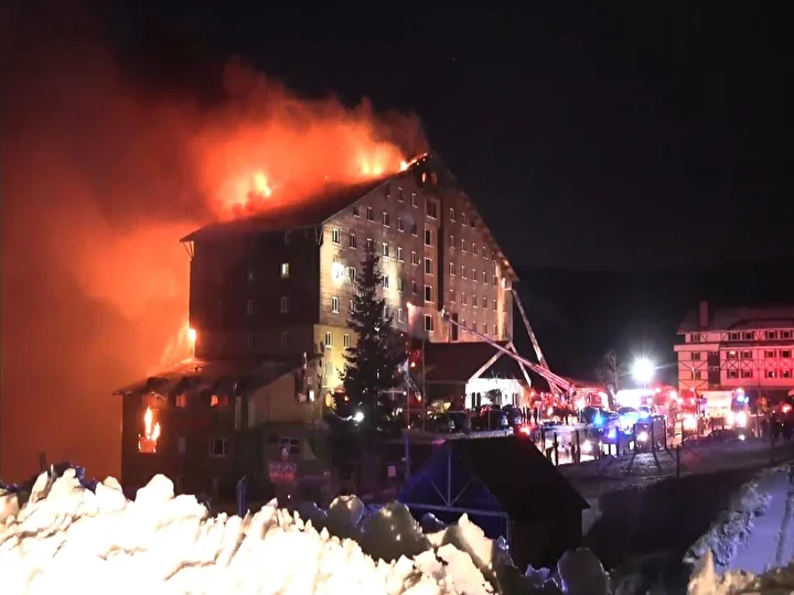 kartalkaya yangininda mudur evvel otel yetkililerini aramis yangin var bir an evvel cikin 1 LLOqmyAV