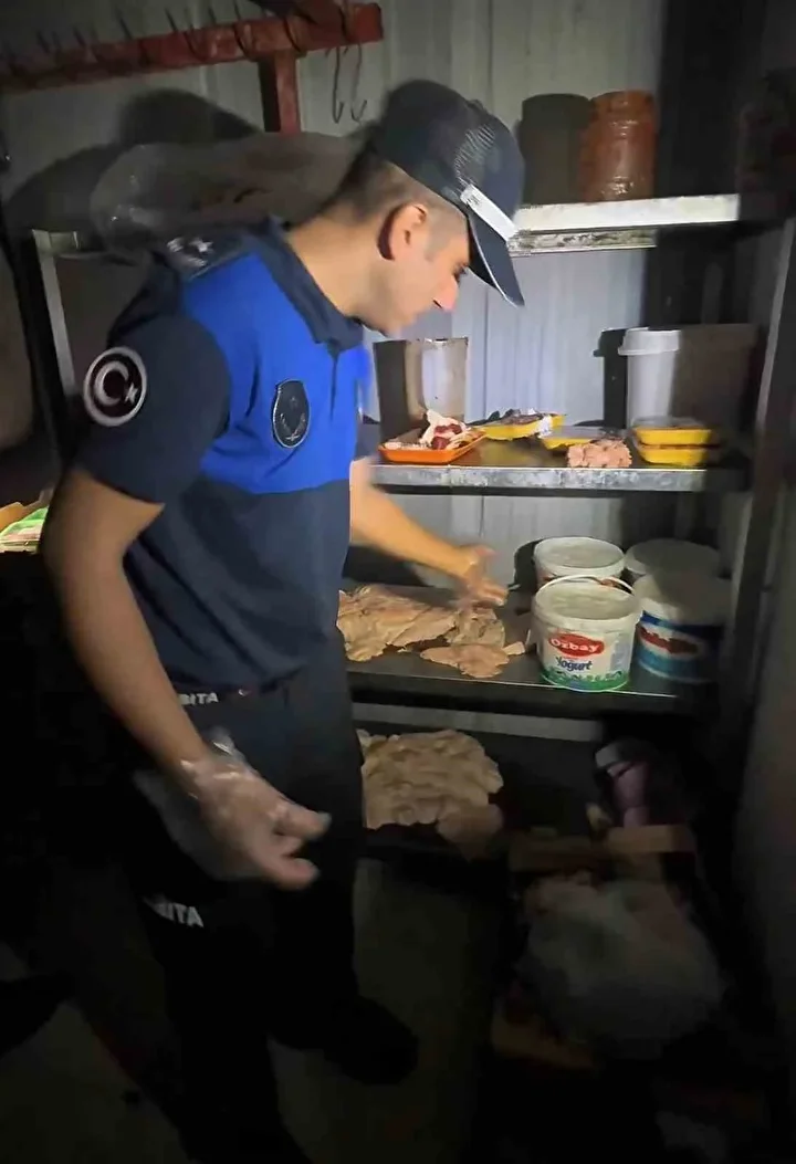 kasapta akilalmaz duzenek pak etler kasaba bozuk etler vatandasa 0