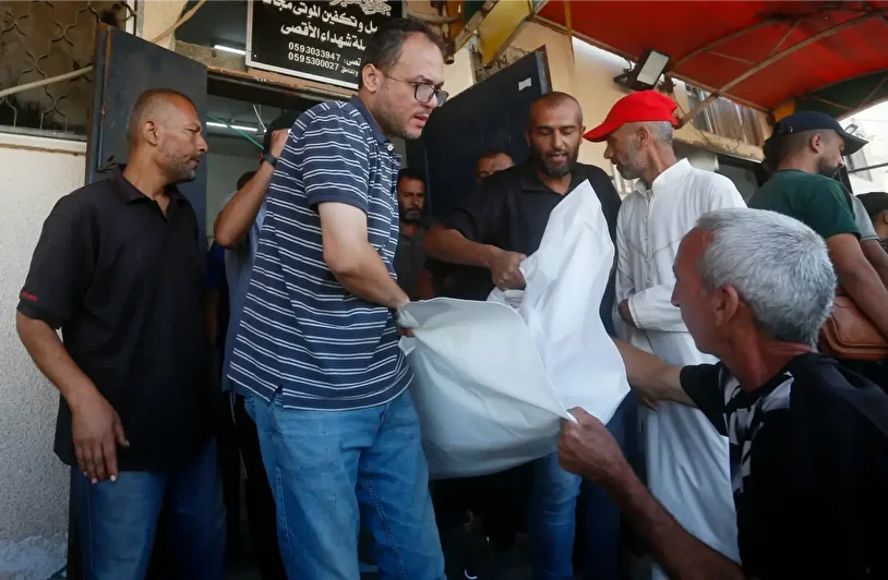 katil israilin gazze seridine duzenledigi son taarruzlarda 19 filistinli hayatini kaybetti 1 rKJINnKd