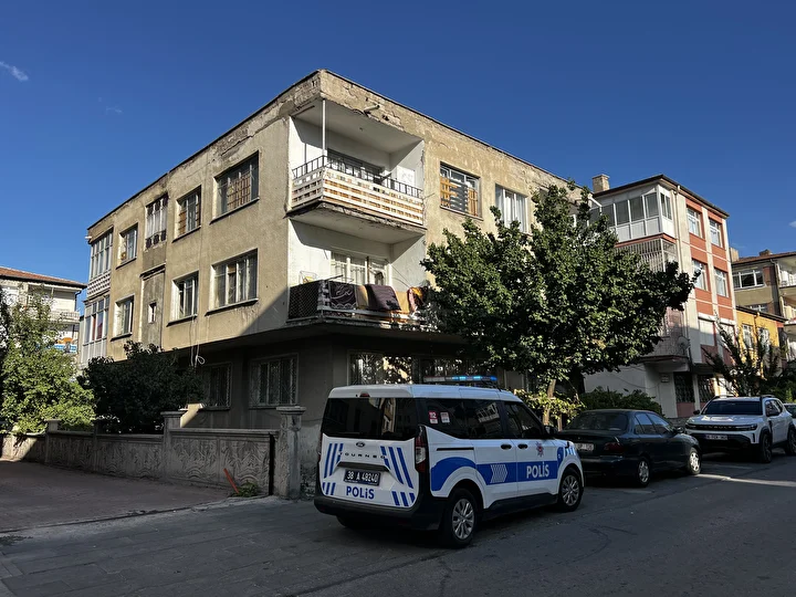 Kayseri’de birinci katın balkonundan düşen bebek yaralandı 1 kayseride birinci katin balkonundan dusen bebek yaralandi 0 aFpZGlKh