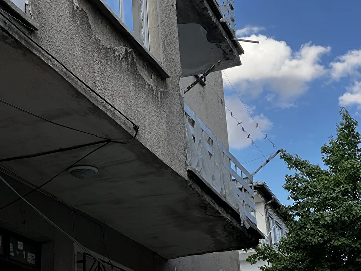 Kayseri’de birinci katın balkonundan düşen bebek yaralandı 6 kayseride birinci katin balkonundan dusen bebek yaralandi 5 OAwGmEYT