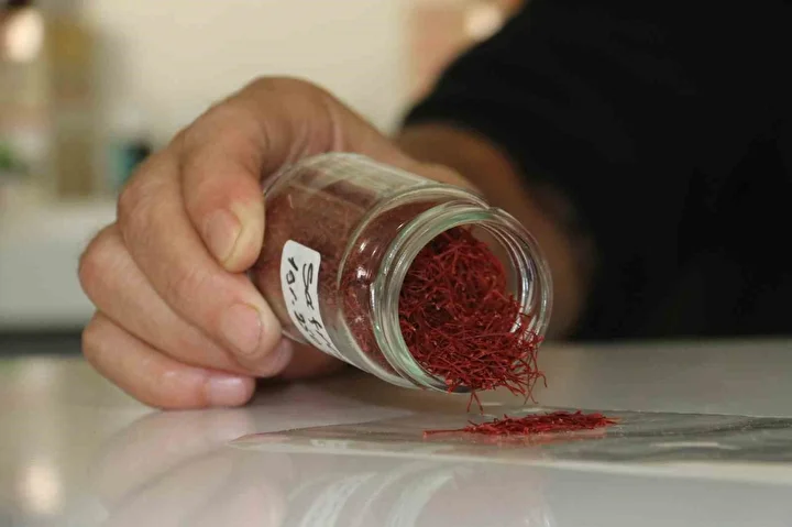 kilosu 250 bin lira gecersizi piyasaya suruldu bu baharat suda erimiyorsa dikkat 0 qQiYAOiI