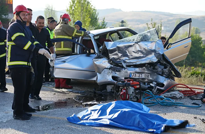 kirikkalede arabalar bas basa carpisti soforler hayatini kaybetti 0 9ef98X4k