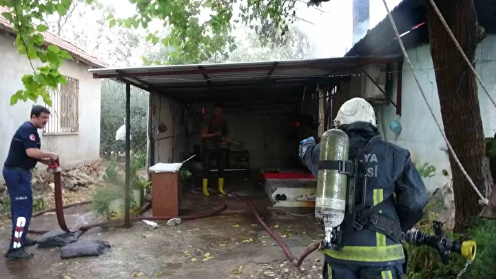 kizini alevlerin ortasindan cikardi konutu gozlerinin onunde kule dondu 10 XGSH9L7m