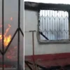 Amasya’da çıkan yangında bin balya saman ve bir araç kullanılamaz hale geldi kizini alevlerin ortasindan cikardi konutu gozlerinin onunde kule dondu 9STFlLDd.webp