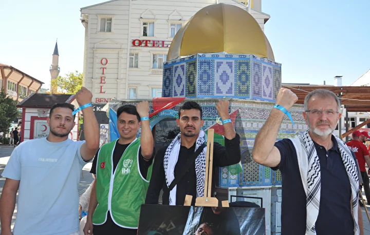 kutahyada global sumud filosuna mavi kurdeleli dayanak aktifligi yapildi 1 qyNLrcYd