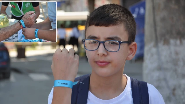 kutahyada global sumud filosuna mavi kurdeleli dayanak aktifligi yapildi GOU7B6WQ.webp