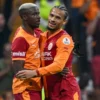 Anız yangınında alevler fabrikaya sıçramadan söndürüldü leroy saneye sok kelamlar meslegini cope atti hBSg3eZp.webp