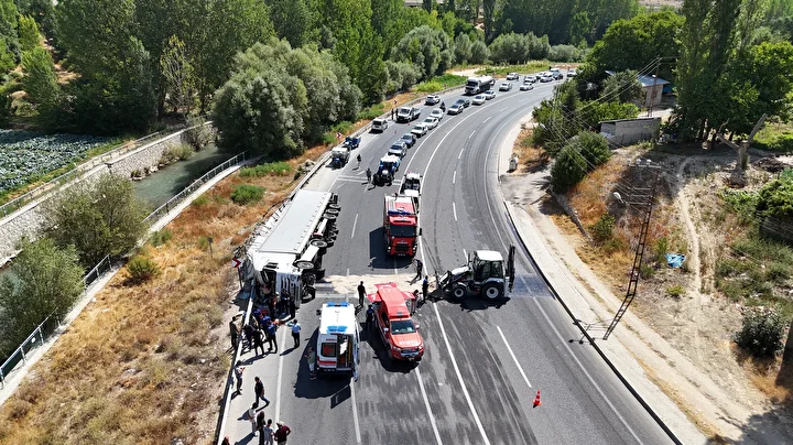 malatyada agir yaralanan tir soforu helikopterle hastaneye sevk edildi 2 4dT7u2zw