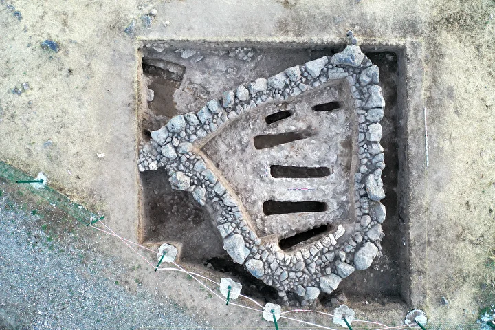 'Malazgirt'in izini süren uzmanlar binin üzerinde metal savaş nesnesi buldu: Ok ucu, mızrak ve gürz başları, kılıç modülleri... 16 malazgirtin izini suren uzmanlar binin uzerinde metal savas nesnesi buldu ok ucu mizrak ve