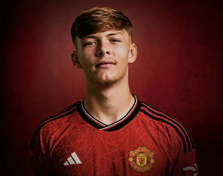 manchester uniteddan muhtesem lige geliyordu transferi son anda yatti 5 izjyOWik
