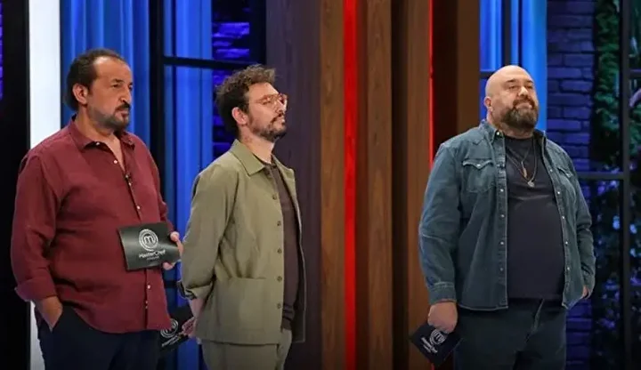 Masterchef'te Mehmet Şef-Çağatay tansiyonu: Arkadaşları güç tuttu 1 masterchefte mehmet sef cagatay tansiyonu arkadaslari guc tuttu 0 MppKjyWu