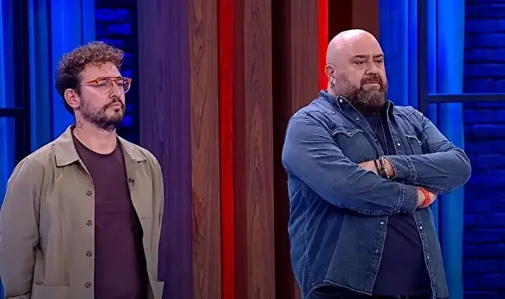 Masterchef'te Mehmet Şef-Çağatay tansiyonu: Arkadaşları güç tuttu 2 masterchefte mehmet sef cagatay tansiyonu arkadaslari guc tuttu 1 rNc44tha