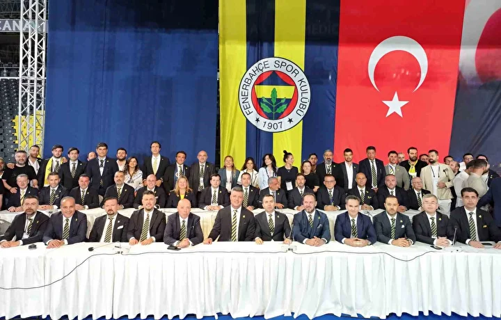 Mert Hakan Yandaş kongrede ihlal yaptı: Oyu geçersiz sayılacak 2 mert hakan yandas kongrede ihlal yapti oyu gecersiz sayilacak 1 mRf8yggH