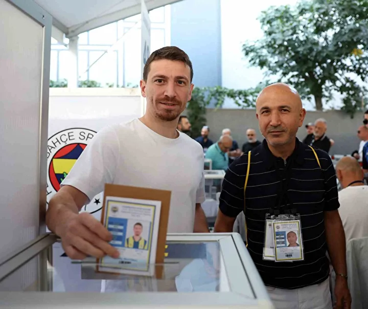 Mert Hakan Yandaş kongrede ihlal yaptı: Oyu geçersiz sayılacak 3 mert hakan yandas kongrede ihlal yapti oyu gecersiz sayilacak 2 cfyRajme