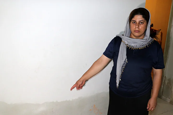 Meskenini lağım suyu bastı bütün eşyalar kullanılamaz hale geldi: 4 çocuğuyla sokakta kalan bayan yardım istiyor 2 meskenini lagim suyu basti butun esyalar kullanilamaz hale geldi 4 cocuguyla sokakta kalan bayan TW29LPRs