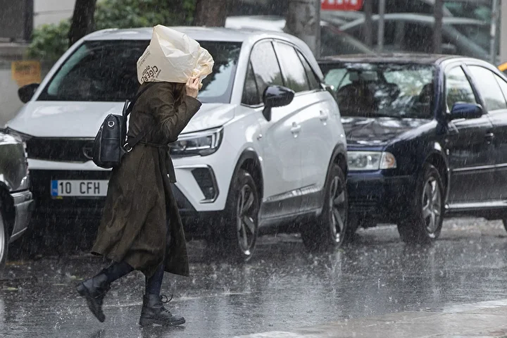 Meteoroloji son iddialarını açıkladı: İstanbul dahil 11 vilayette 'sar' alarm verildi 5 meteoroloji son iddialarini acikladi istanbul dahil 11 vilayette sar alarm verildi 4 8ZKghBAw