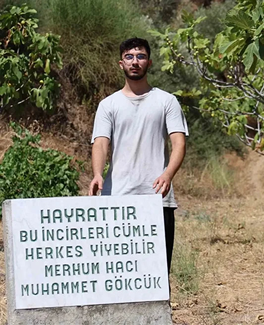 Mezar taşı değil ‘herkes yesin’ uyarısı 1 mezar tasi degil herkes yesin uyarisi 0 aGuPTd8m