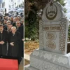 mhp genel baskani bahceli ferdi tayfurun kabrini yaptirdi mezar tasindaki simgeler dikkat cekti fSk9Lrd5.webp