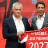 mourinho benficanin basina gelir gelmez yildiz ismin transferini istedi Em2dG52S.webp