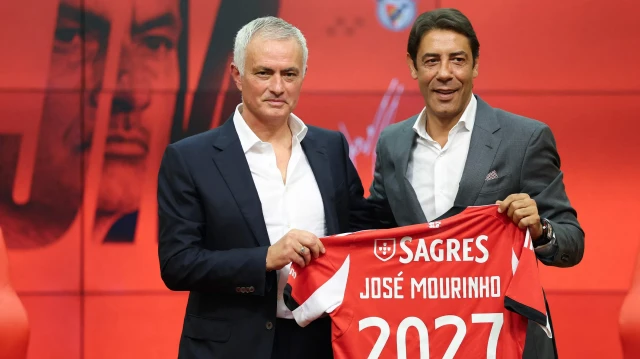 mourinho benficanin basina gelir gelmez yildiz ismin transferini istedi Em2dG52S.webp