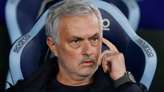 mourinhodan birinci galibiyeti sonrasi sok kelamlar ayrilan teknik yonetici cok aci cekiyor bS6duHIY.webp
