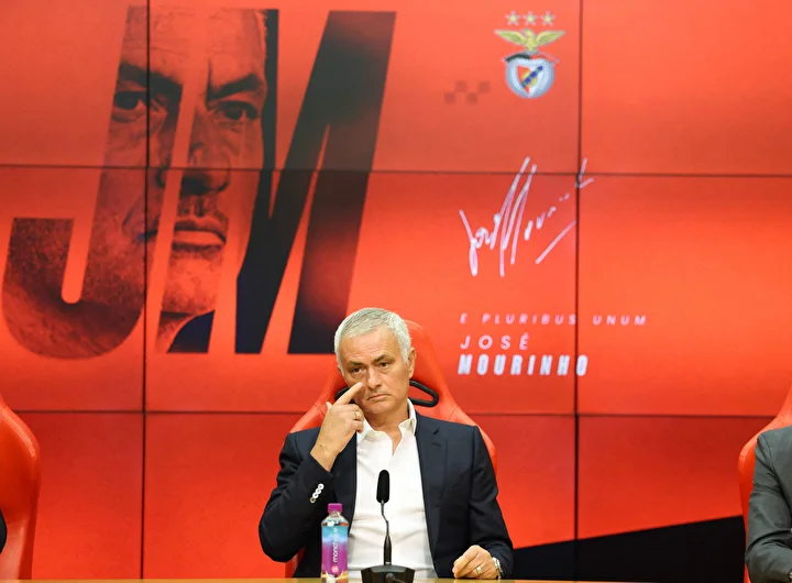 Mourinho'nun Benfica'daki yıllık maaşı aşikâr oldu! Kontratında değişik fesih unsuru 1 mourinhonun benficadaki yillik maasi asik r oldu kontratinda degisik fesih unsuru 0 9XizO4ma