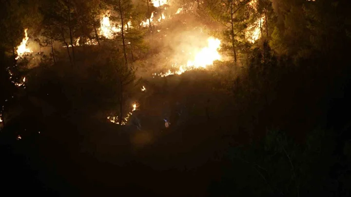 Muğla alev alev: 218 konut boşaltıldı 582 kişi tahliye edildi 3 mugla alev alev 218 konut bosaltildi 582 kisi tahliye edildi 2 jaPzh1ST