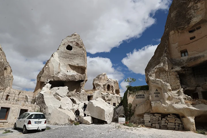 Nevşehir'de peribacasının bir kısmı çöktü 2 nevsehirde peribacasinin bir kismi coktu 1 1lIdB1Cn