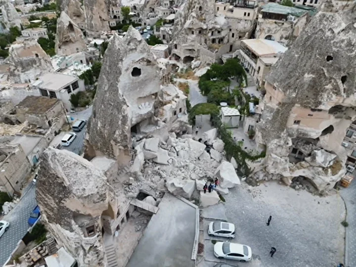Nevşehir'de peribacasının bir kısmı çöktü 3 nevsehirde peribacasinin bir kismi coktu 2 m4lV9LOC