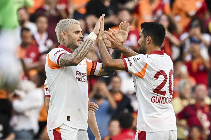 okan buruk frankfurt maci icin kararini verdi yildiz futbolcu yedek kulubesine 2 5jsaQEQB