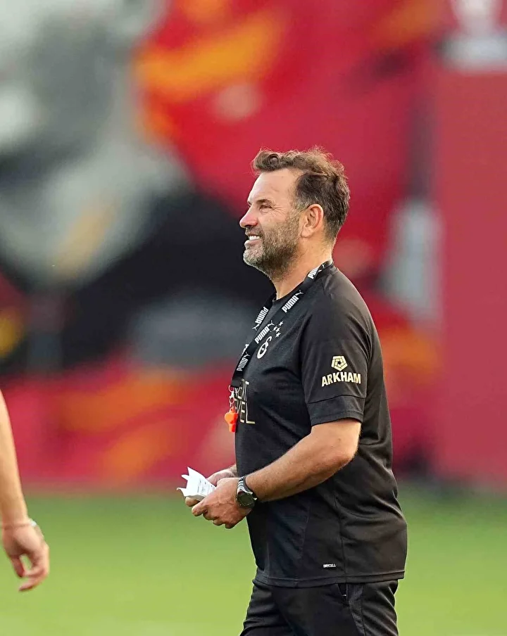 Okan Buruk'tan Eyüpspor maçı öncesi saat yansısı 3 okan buruktan eyupspor maci oncesi saat yansisi 2 cbiBpcYT
