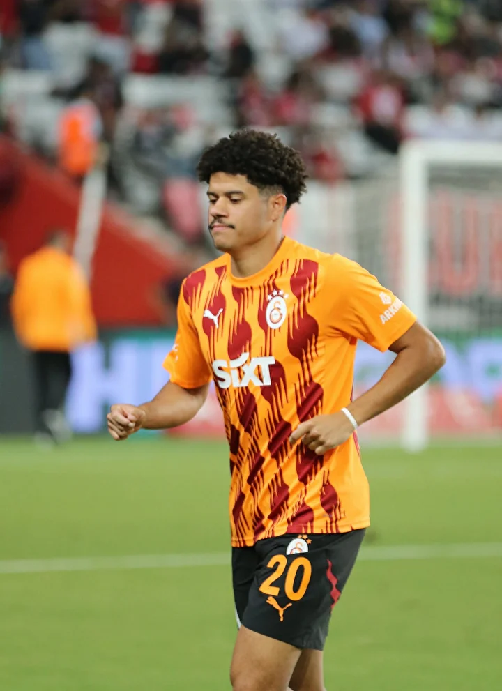 okan buruktan frankfurt maci icin surpriz karar yildiz futbolcu yedek kulubesine 5 CLQiPEO6