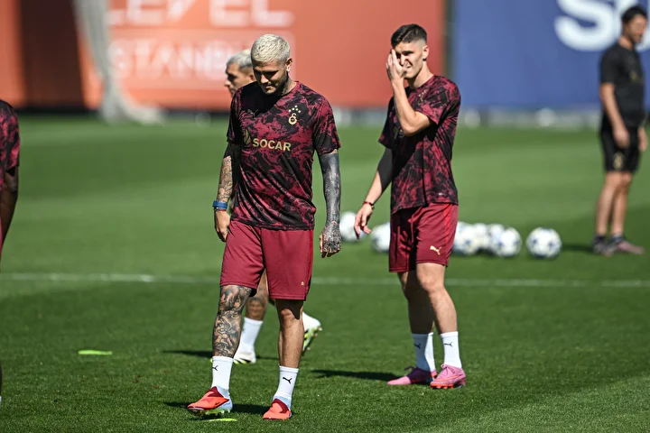 okan buruktan sasirtan hamle iste galatasarayin frankfurt maci beklenen 11i 6