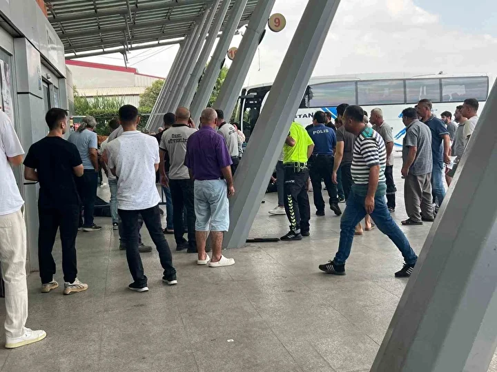 osmaniyede kan donduran olay otogarda baba kizina tufekle ates etti 5 4GfLb5L6