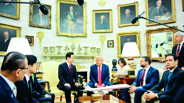 Oval Ofis’te Trump şâşaası oval ofiste trump s saasi iwuFAFOx.webp