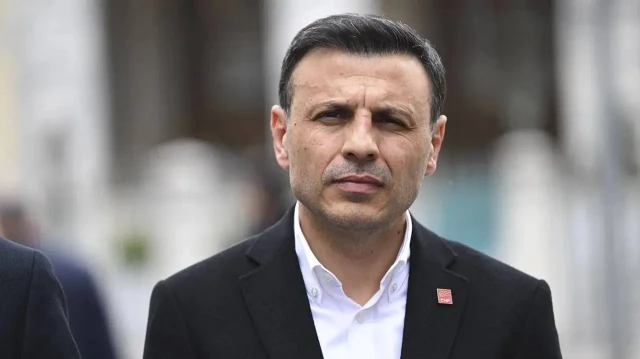 ozgur celikin smsli davetine chpli ilce liderlerinden reaksiyon partilileri karsi karsiya getirme tDI9KIST.webp