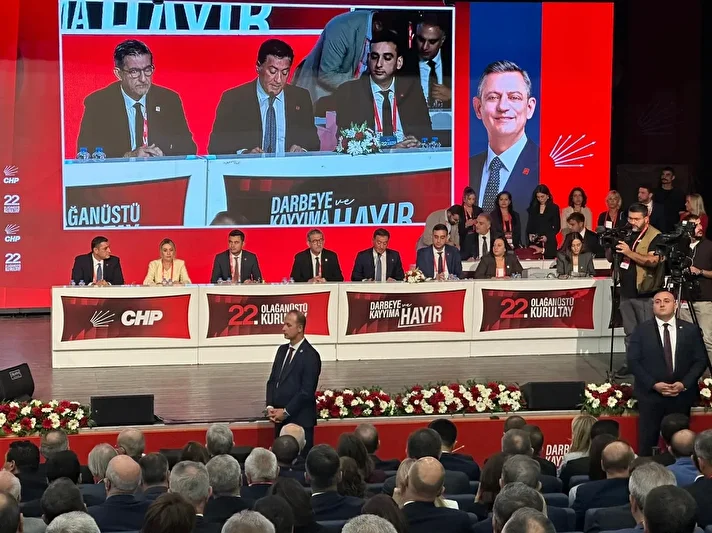 ozgur ozel 22 harikul de kurultayda tekrar chp genel baskanligina secildi 1 CScFdmpH