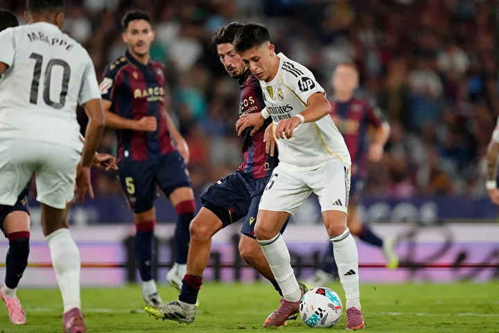 real madridde kriz soyunma odasinda xabi alonsoya sikayet ettiler 4 HVGCyjWY