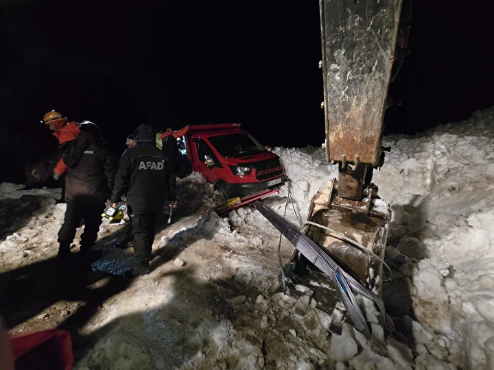Rize'de çığ: Mahsur kalan 15 kişi kurtarıldı 11 rizede cig mahsur kalan 15 kisi kurtarildi 10 qivAzm7d