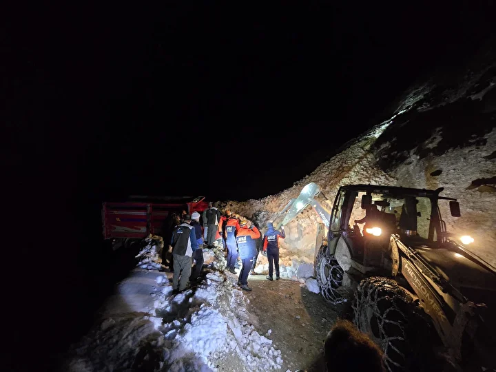 Rize'de çığ: Mahsur kalan 15 kişi kurtarıldı 10 rizede cig mahsur kalan 15 kisi kurtarildi 9 GWhIc8wt
